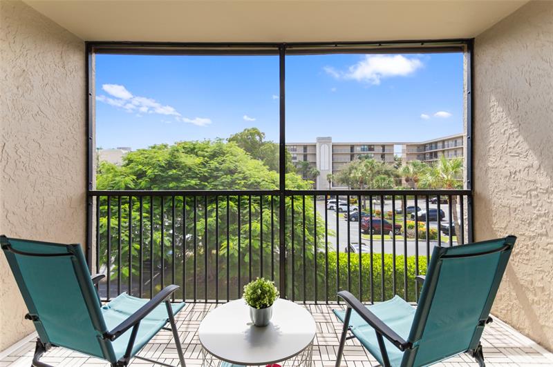 Image 28 of 34 For 16 Royal Palm Way  302