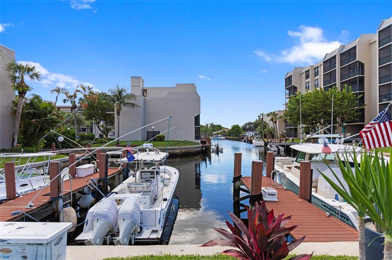 Image 29 of 34 For 16 Royal Palm Way  302