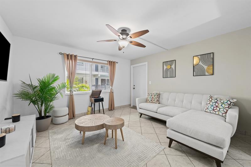 Image 4 of 15 For 1000 15th St  103