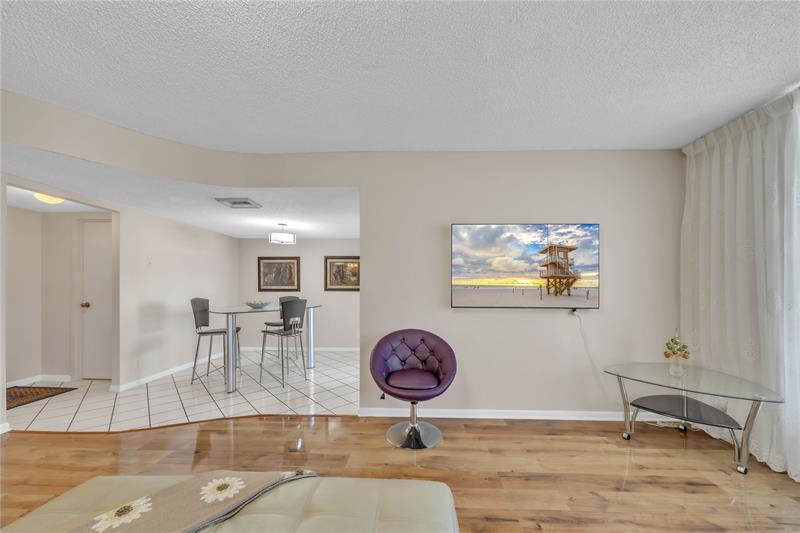 Image 6 of 58 For 100 Golden Isles Dr  611