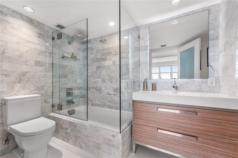 Image 22 of 39 For 2000 Ocean Dr  1209