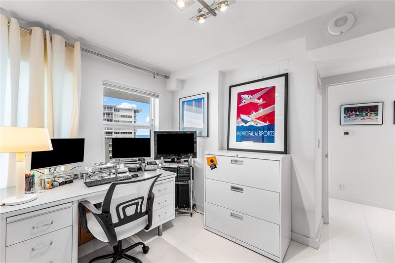 Image 24 of 39 For 2000 Ocean Dr  1209
