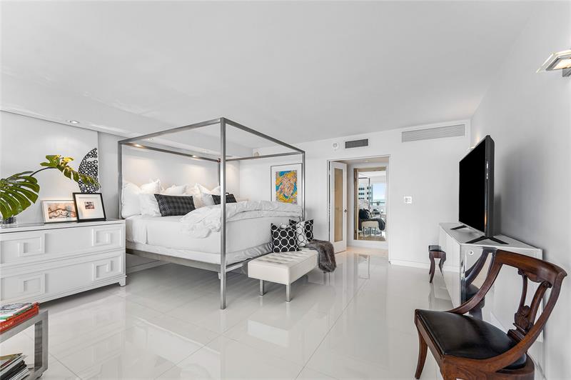 Image 26 of 39 For 2000 Ocean Dr  1209