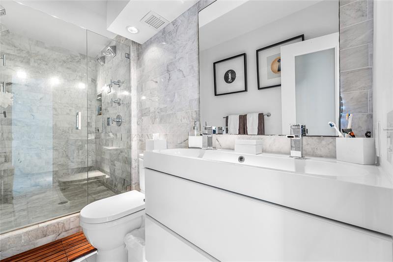 Image 29 of 39 For 2000 Ocean Dr  1209