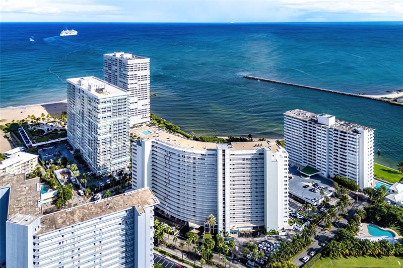 Image 3 of 39 For 2000 Ocean Dr  1209