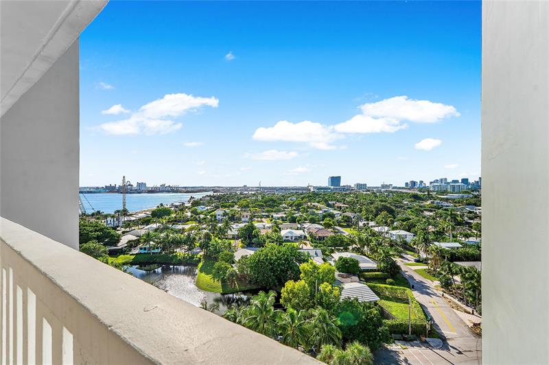 Image 32 of 39 For 2000 Ocean Dr  1209