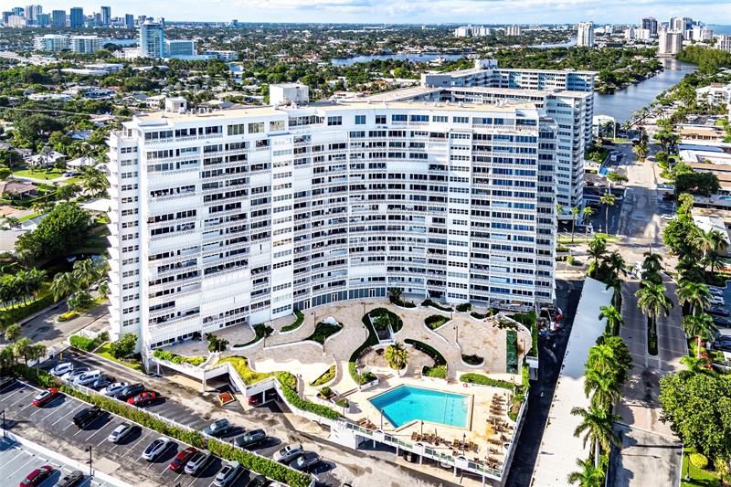 Image 38 of 39 For 2000 Ocean Dr  1209
