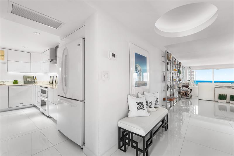 Image 8 of 39 For 2000 Ocean Dr  1209