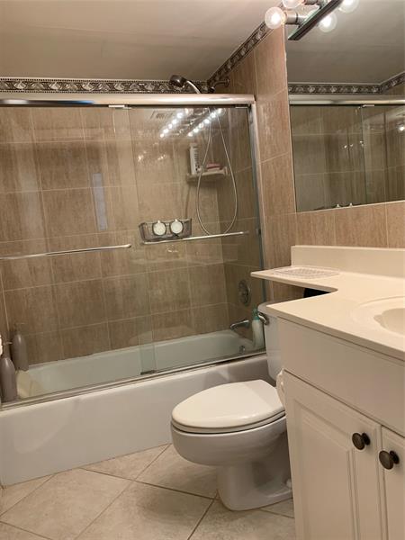 Image 14 of 17 For 2731 14th Street Cswy  307