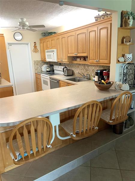 Image 8 of 17 For 2731 14th Street Cswy  307