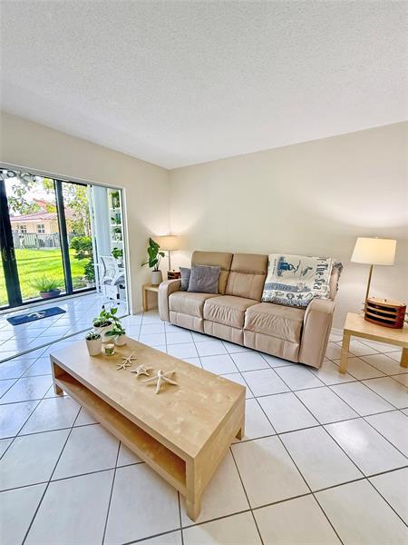Image 11 of 39 For 2350 14th Street Cswy  108