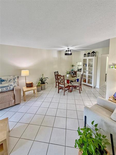 Image 12 of 39 For 2350 14th Street Cswy  108