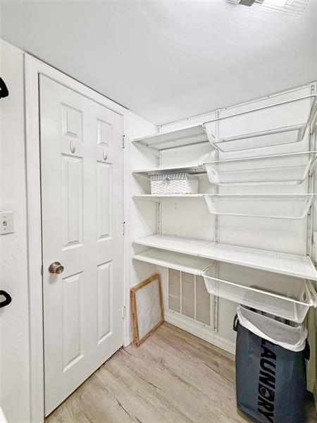 Image 22 of 39 For 2350 14th Street Cswy  108