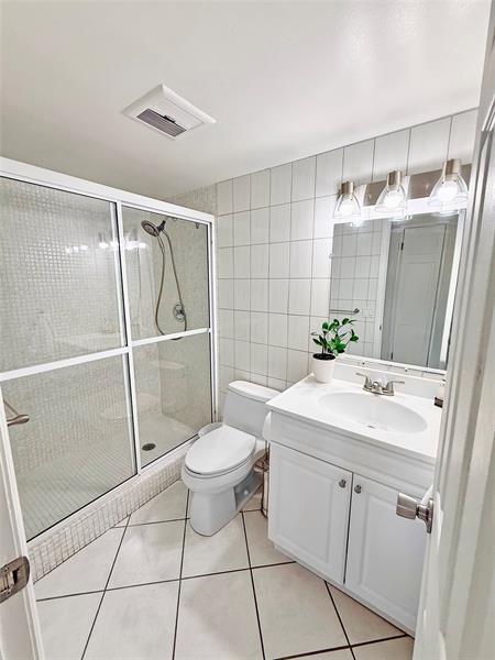 Image 27 of 39 For 2350 14th Street Cswy  108