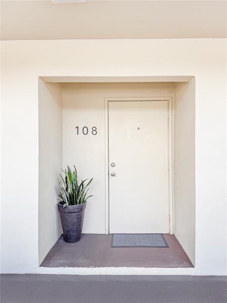 Image 33 of 39 For 2350 14th Street Cswy  108