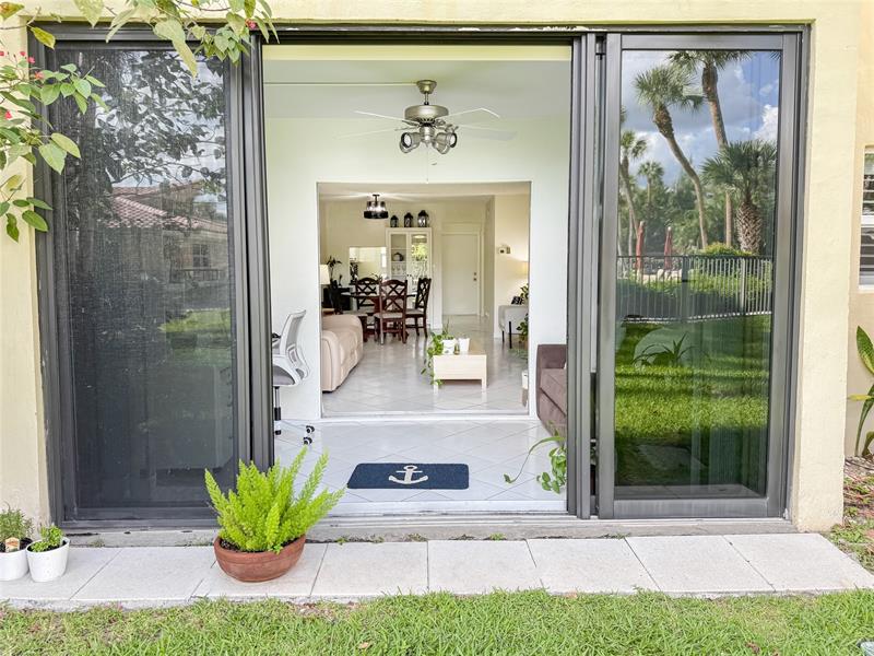 Image 37 of 39 For 2350 14th Street Cswy  108