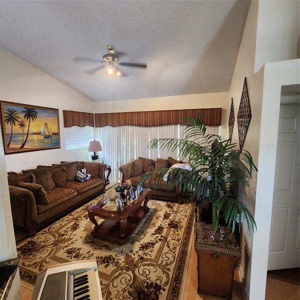 Image 8 of 18 For 9 Via De Casas Sur  201