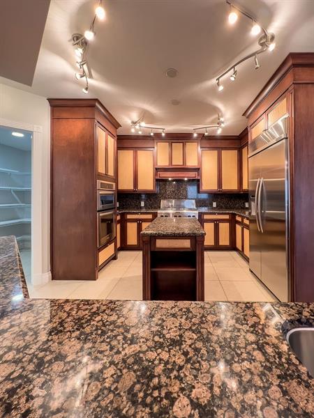 Image 12 of 73 For 4241 Ocean Blvd  102