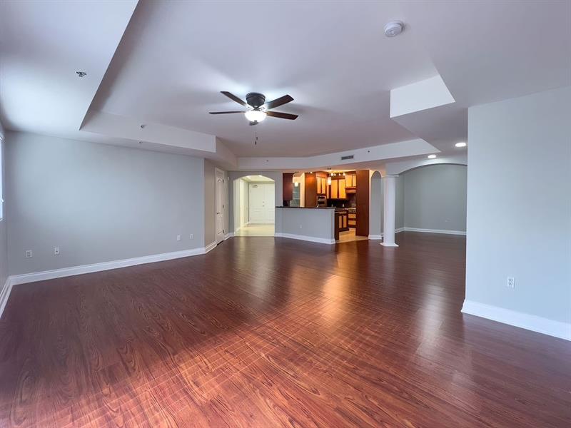Image 30 of 73 For 4241 Ocean Blvd  102
