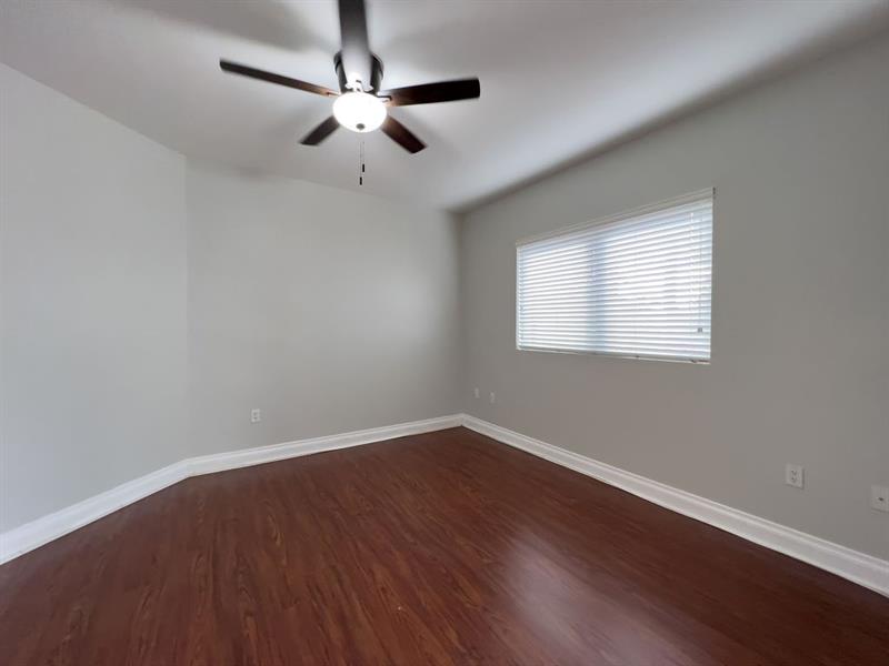 Image 33 of 73 For 4241 Ocean Blvd  102