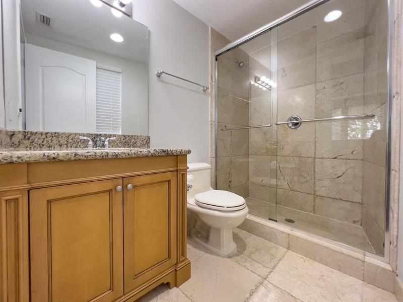 Image 45 of 73 For 4241 Ocean Blvd  102