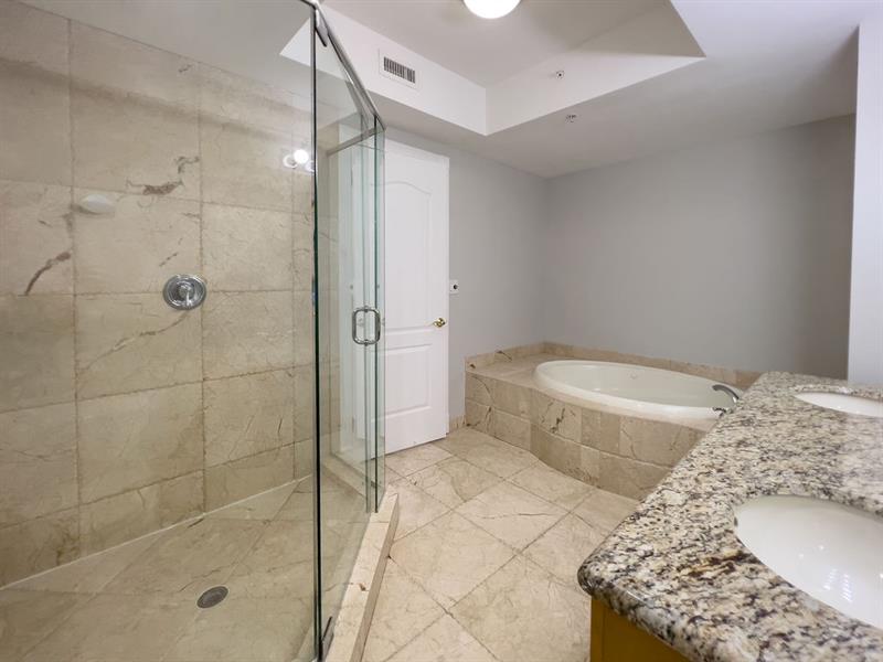 Image 55 of 73 For 4241 Ocean Blvd  102