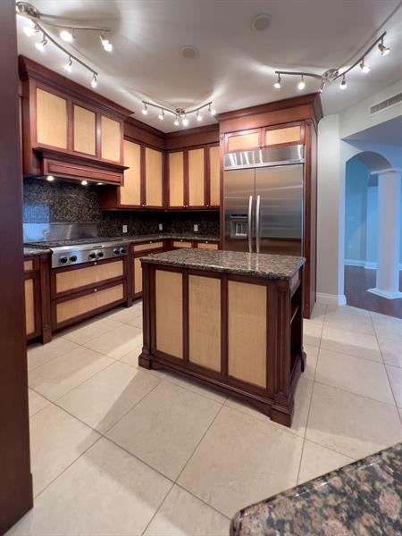 Image 8 of 73 For 4241 Ocean Blvd  102