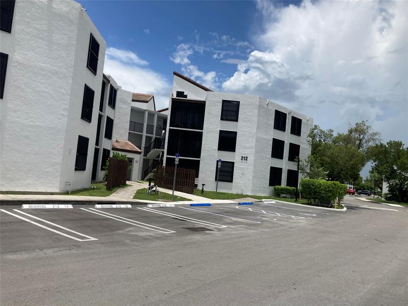 Details for 212 Lake Pointe Dr  313, Oakland Park, FL 33309