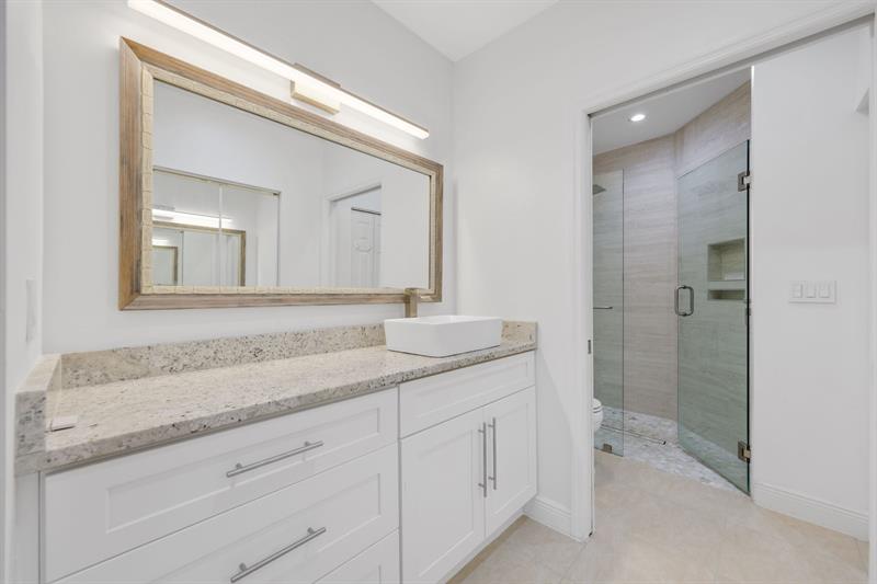 Image 11 of 29 For 6171 Floral Lakes Dr