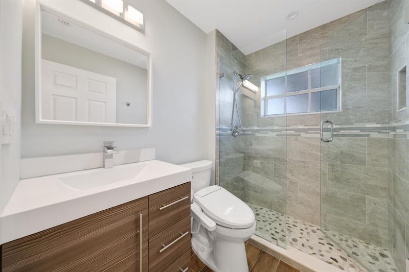 Image 20 of 29 For 6171 Floral Lakes Dr