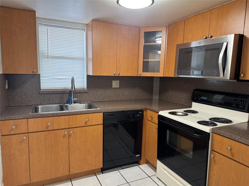 Image 6 of 24 For 6560 41st Pl  6560