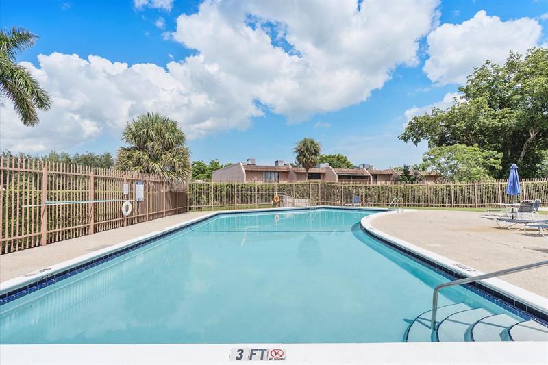 Image 22 of 36 For 29 Laredo Pl  29
