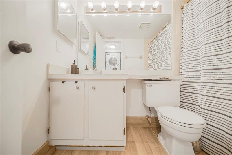 Image 12 of 51 For 3039 Carambola Cir  3039