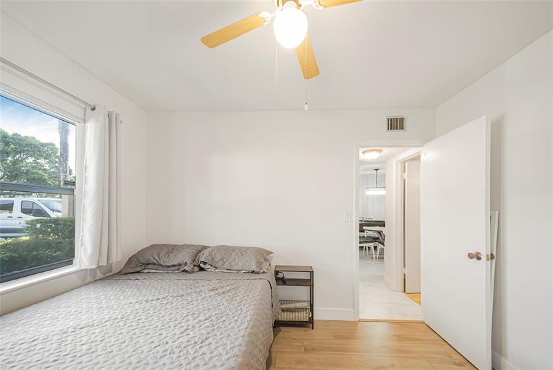Image 16 of 51 For 3039 Carambola Cir  3039