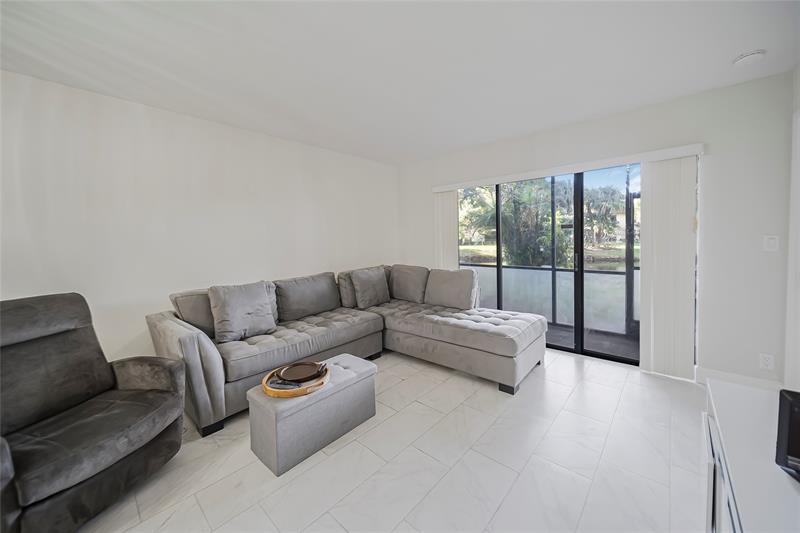 Image 21 of 51 For 3039 Carambola Cir  3039