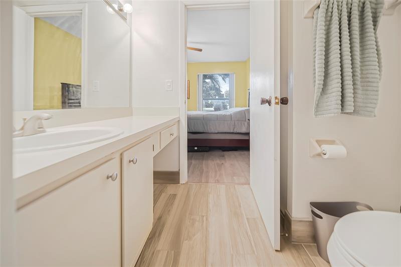 Image 27 of 51 For 3039 Carambola Cir  3039