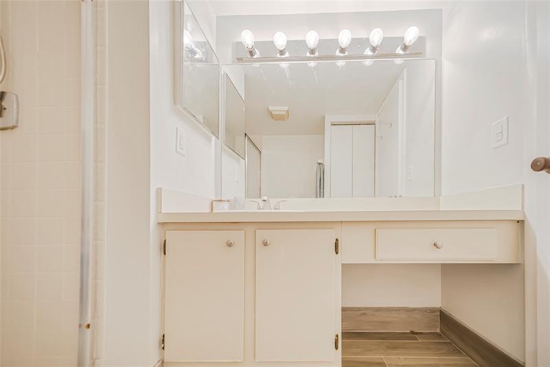 Image 29 of 51 For 3039 Carambola Cir  3039