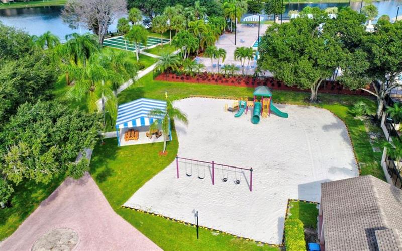 Image 42 of 51 For 3039 Carambola Cir  3039