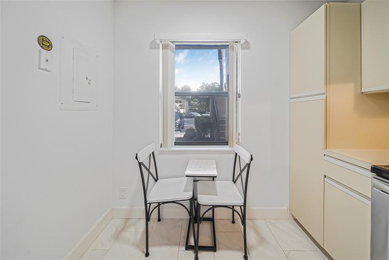 Image 8 of 51 For 3039 Carambola Cir  3039