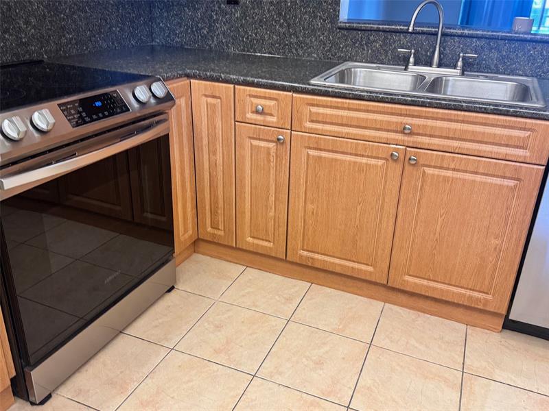 Image 5 of 11 For 404 68th Ave  301