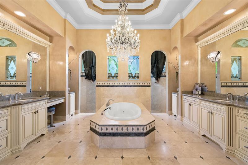 Image 21 of 47 For 12825 Stonebrook Dr