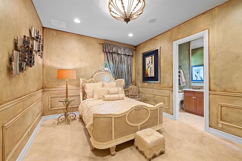 Image 23 of 47 For 12825 Stonebrook Dr