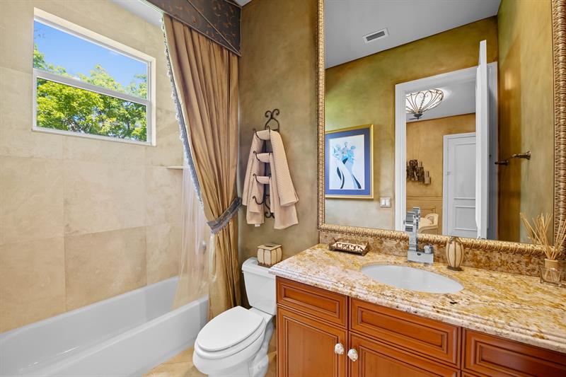 Image 24 of 47 For 12825 Stonebrook Dr