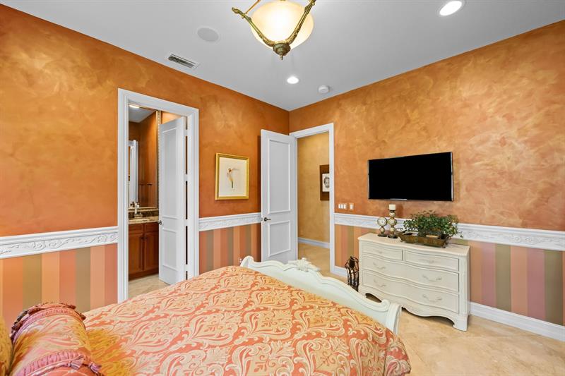 Image 25 of 47 For 12825 Stonebrook Dr