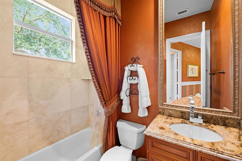 Image 26 of 47 For 12825 Stonebrook Dr