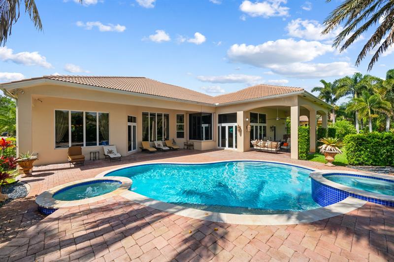 Image 38 of 47 For 12825 Stonebrook Dr