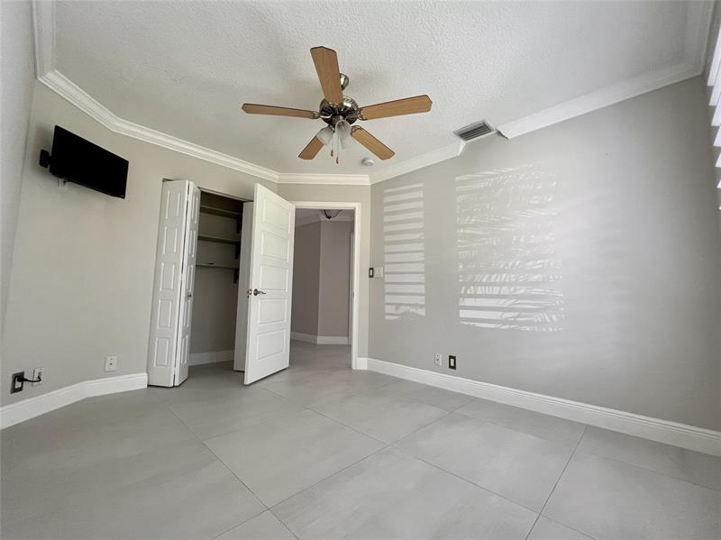 Image 10 of 22 For 720 Birdie Ct