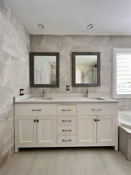 Image 14 of 22 For 720 Birdie Ct