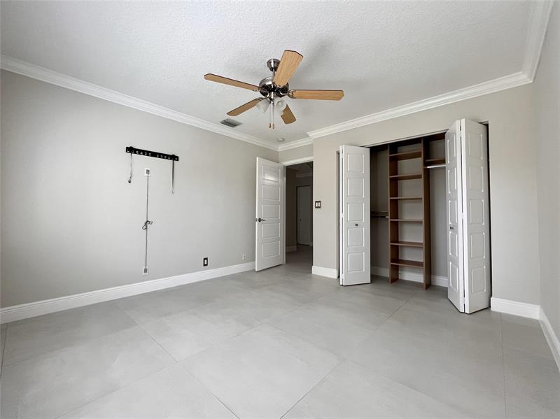 Image 8 of 22 For 720 Birdie Ct