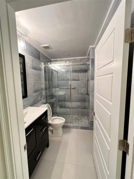 Image 9 of 22 For 720 Birdie Ct